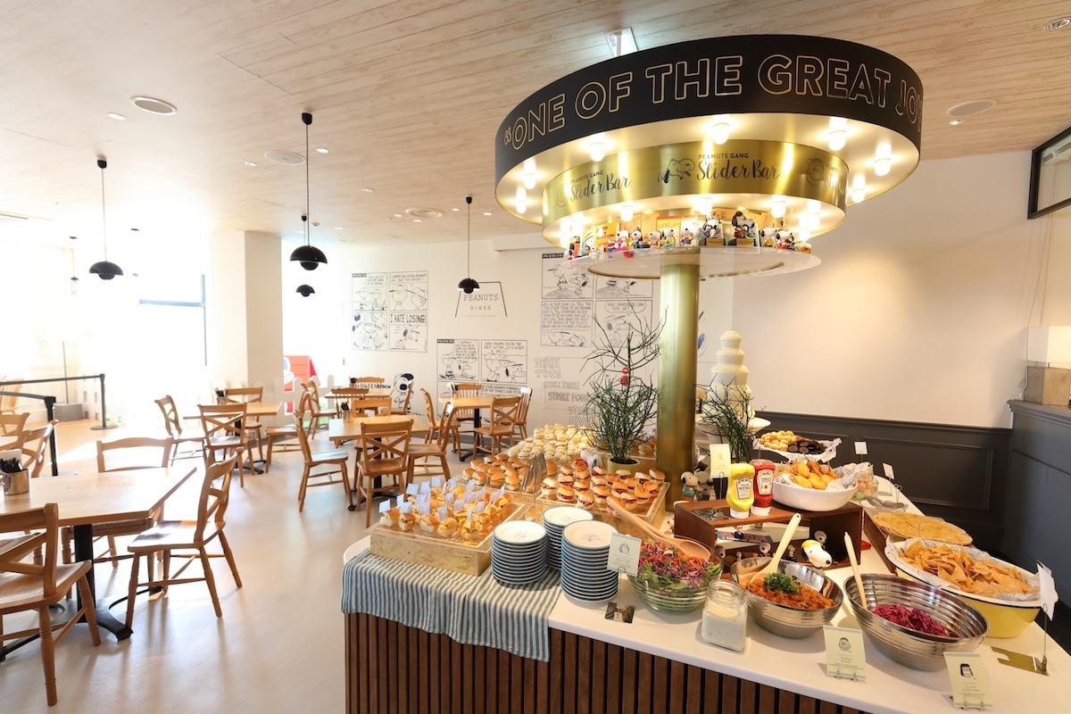 “スヌーピーとウッドストックのヘクセンハウスを作ろう！”ワークショップが、「PEANUTS Cafe 中目黒」「PEANUTS DINER 横浜」で開催！