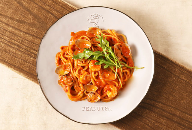 エビとあさりのトマトクリームソースパスタ