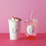 お花見にぴったり！スヌーピーとサリーのアート入り“さくらドリンク”が「PEANUTS Cafe 中目黒」に登場！