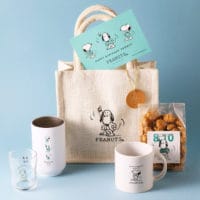 「PEANUTS HOTEL」のオープン5周年を祝して、記念グッズが登場！ - PEANUTS Cafe / ピーナッツ カフェ | 原宿 ...
