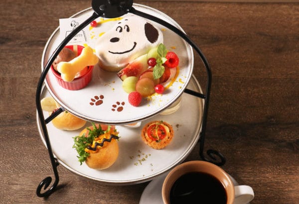 「PEANUTS Cafe 博多」にて2種類のハンバーグプレートと限定アフタヌーンティーが新登場！