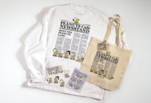 「PEANUTS Cafe オンラインショップ」より、ニュースペーパーをモチーフにした“NEWSSTAND”アイテムが登場！