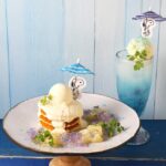 「PEANUTS Cafe スヌーピーミュージアム(南町田)」にて、スヌーピーミュージアムの「Happy Seasons!」をテーマにした、第二弾“ハッピーレイン”の連動メニューが登場！