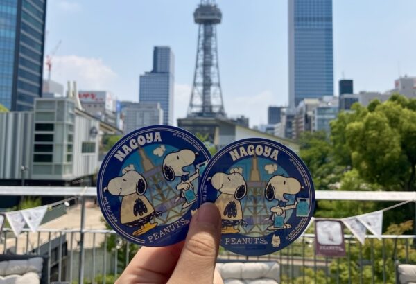 【期間限定】PEANUTS Cafe、スヌーピータウンショップを巡って特別な『ステッカー』をGETしよう！！