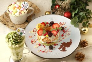 「PEANUTS Cafe スヌーピーミュージアム(南町田)」にて、スヌーピーミュージアムの「Happy Seasons!」をテーマにした、第五弾“ハッピー・クリスマス”の連動メニュー！