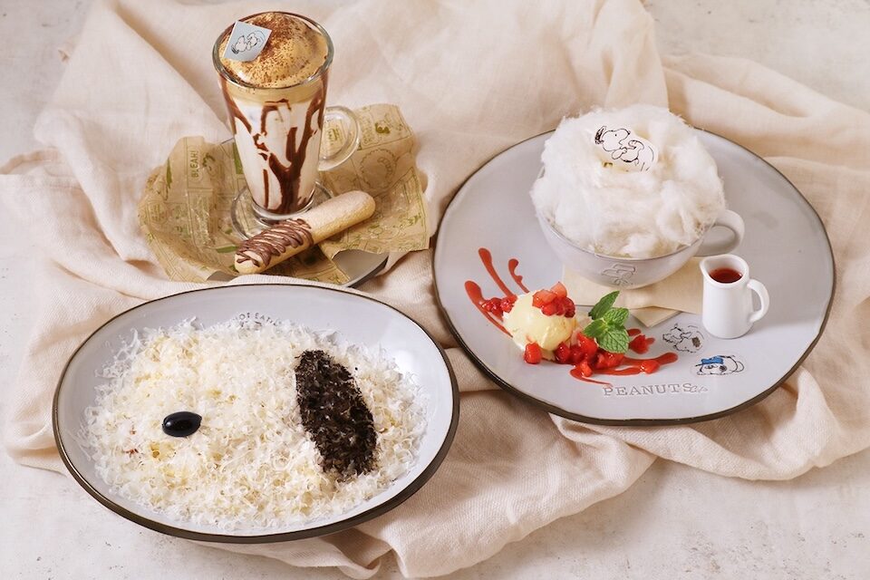 「PEANUTS Cafe スヌーピーミュージアム(南町田)」にて、スヌーピーミュージアムの新コンセプト「ふかふかスヌーピー」やシ新企画展に連動したメニューが登場!
