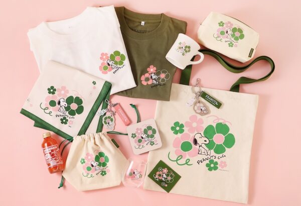 “母の日”やギフトにもおすすめ！ナチュラルなフラワーデザインをあしらったスヌーピーのアソートポーチが登場！