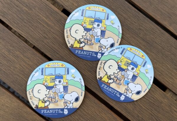 【期間限定】PEANUTS Cafe、SNOOPY TOWN Shopを巡って特別な『マグネットステッカー』をGETしよう!!